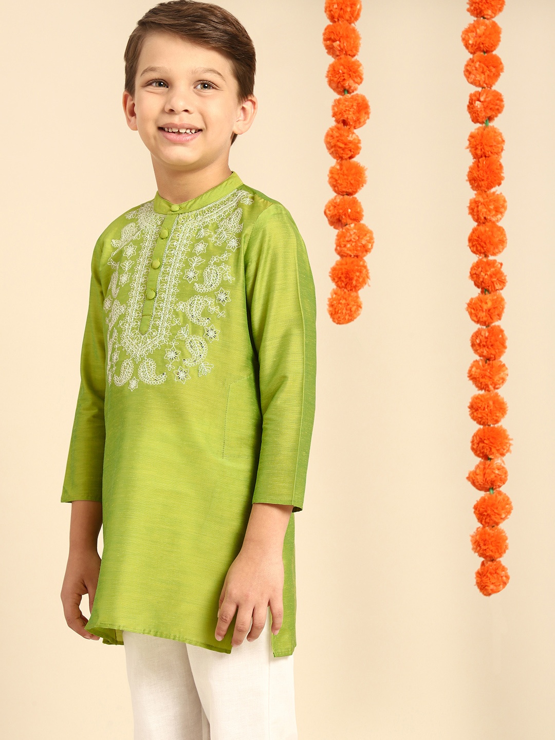 

House of Pataudi Boys Green Ethnic Motifs Yoke Design Thread Work Pure Cotton A-Line Kurta