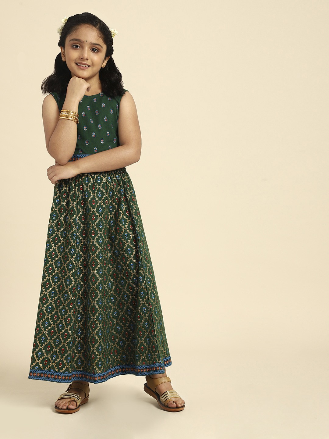

House of Pataudi Girls Green Printed Ready to Wear Lehenga & Blouse