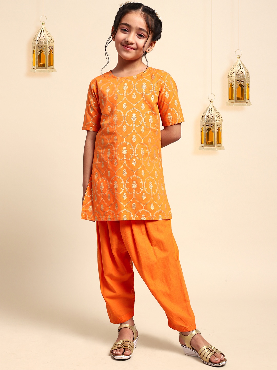 

House of Pataudi Girls Orange Ethnic Motifs Printed Pure Cotton Jashn Kurta with Salwar