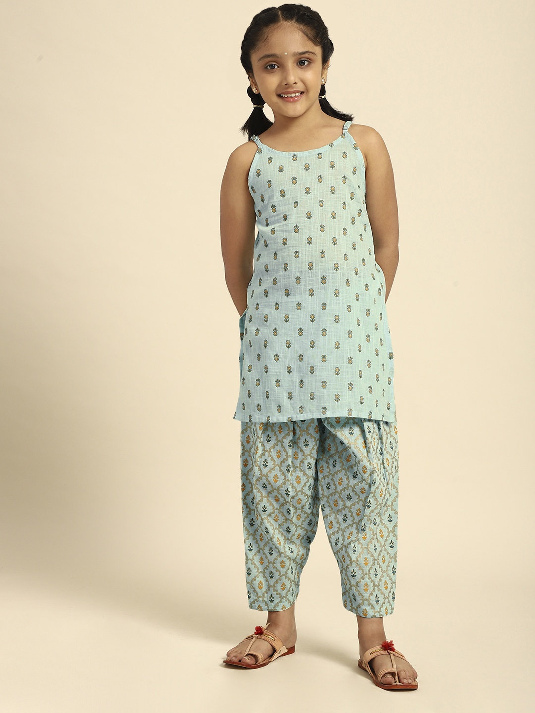 

House of Pataudi Girls Sea Green Floral Printed Pure Cotton Jashn Kurti with Patiala