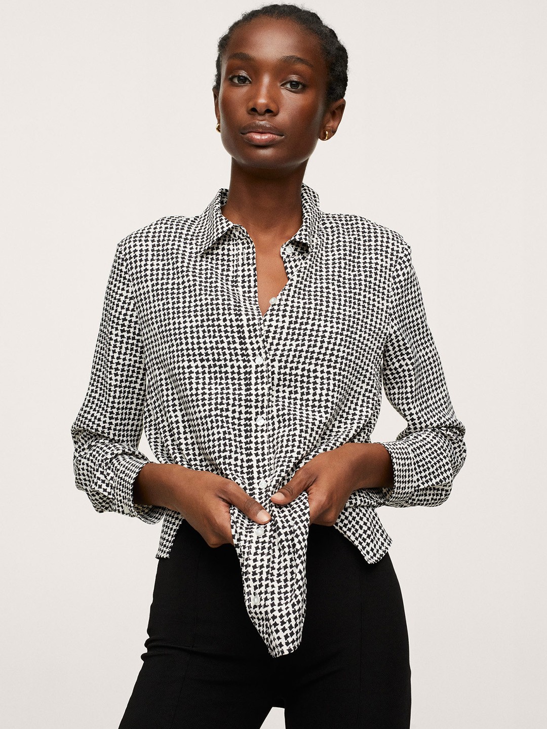 

MANGO Women Black & White Printed Casual Shirt With Puff Sleeves