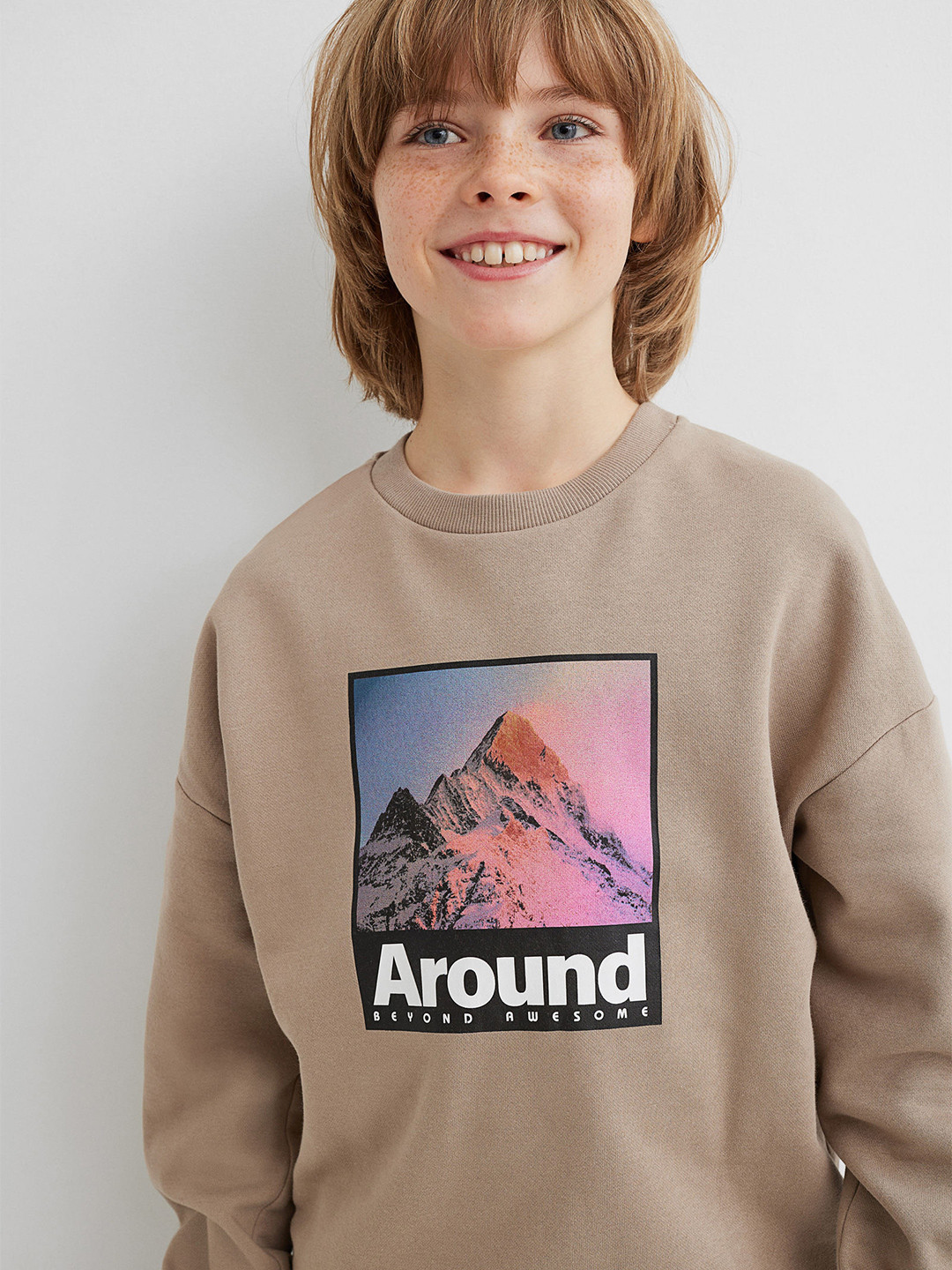 

H&M Boys Beige Printed Oversized Sweatshirt