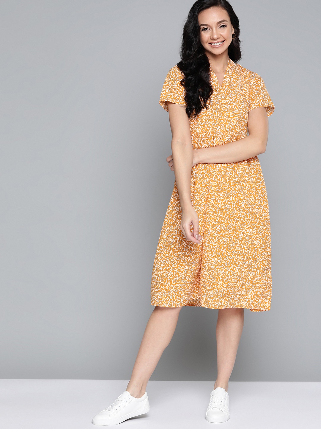 

Mast & Harbour Yellow & White Ditsy Floral Printed Midi A-Line Dress