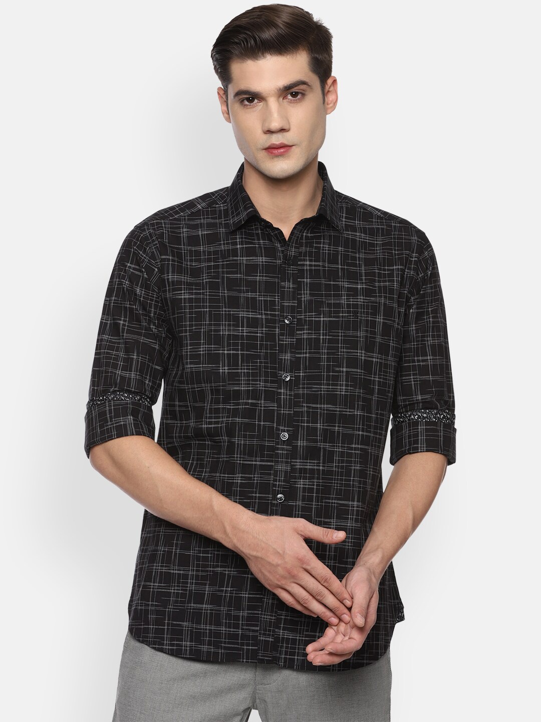 

V Dot Men Black Slim Fit Opaque Checked Pure Cotton Casual Shirt