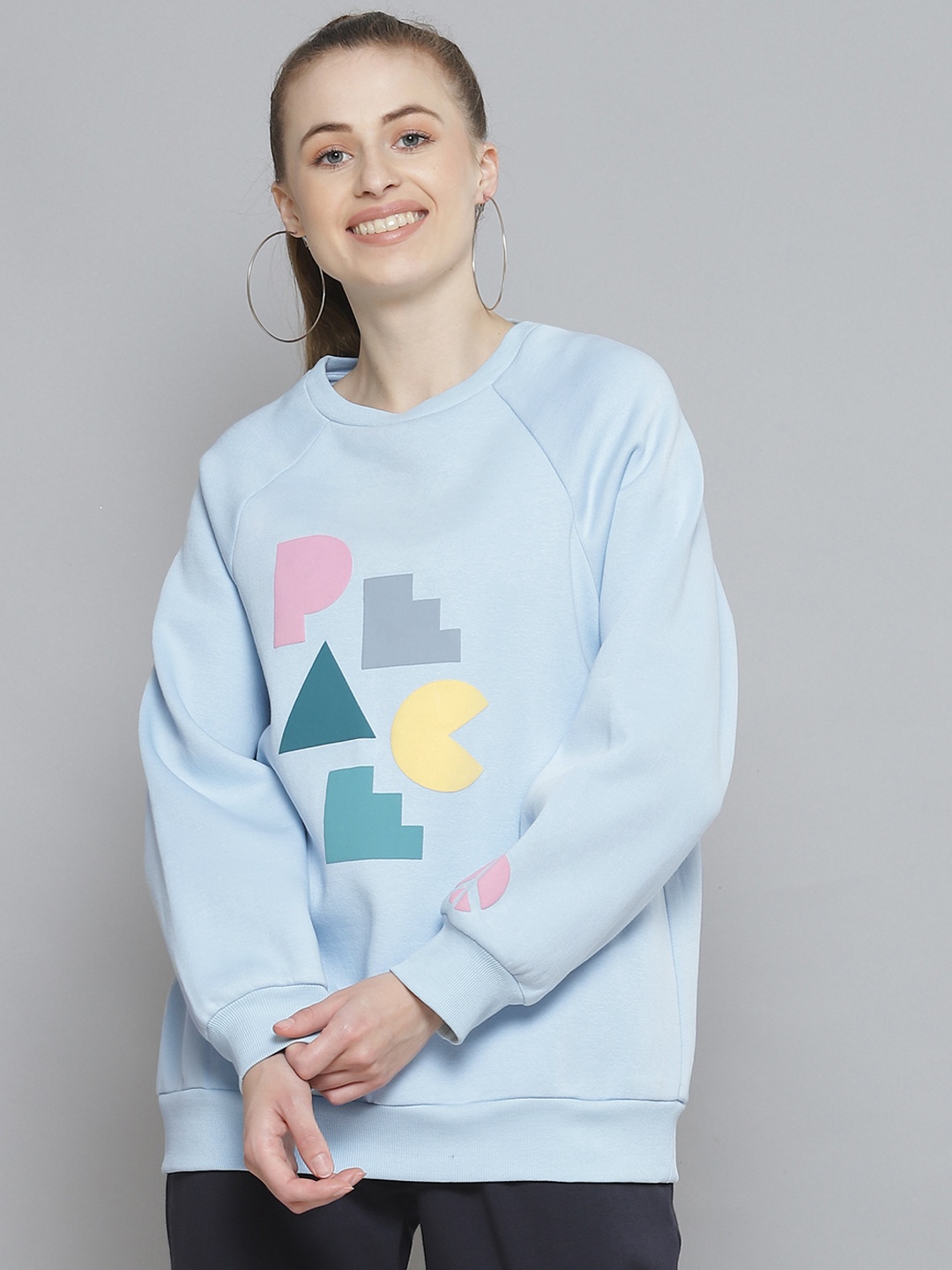 

Femella Women Blue Fleece Printed Sweatshirt