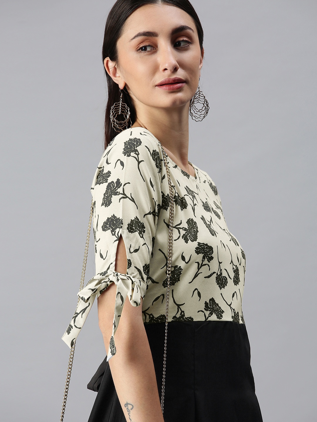 

Selvia Black & Off White Floral Print Formal A-Line Dress