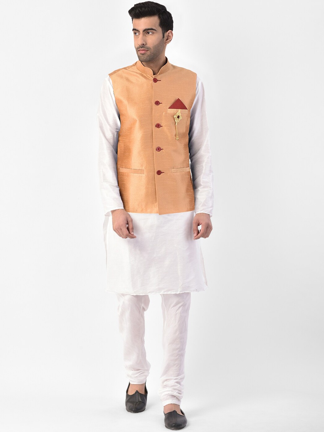 

SG LEMAN Men Gold-Toned & White Raw Silk Kurta with Churidar & Nehru Jacket