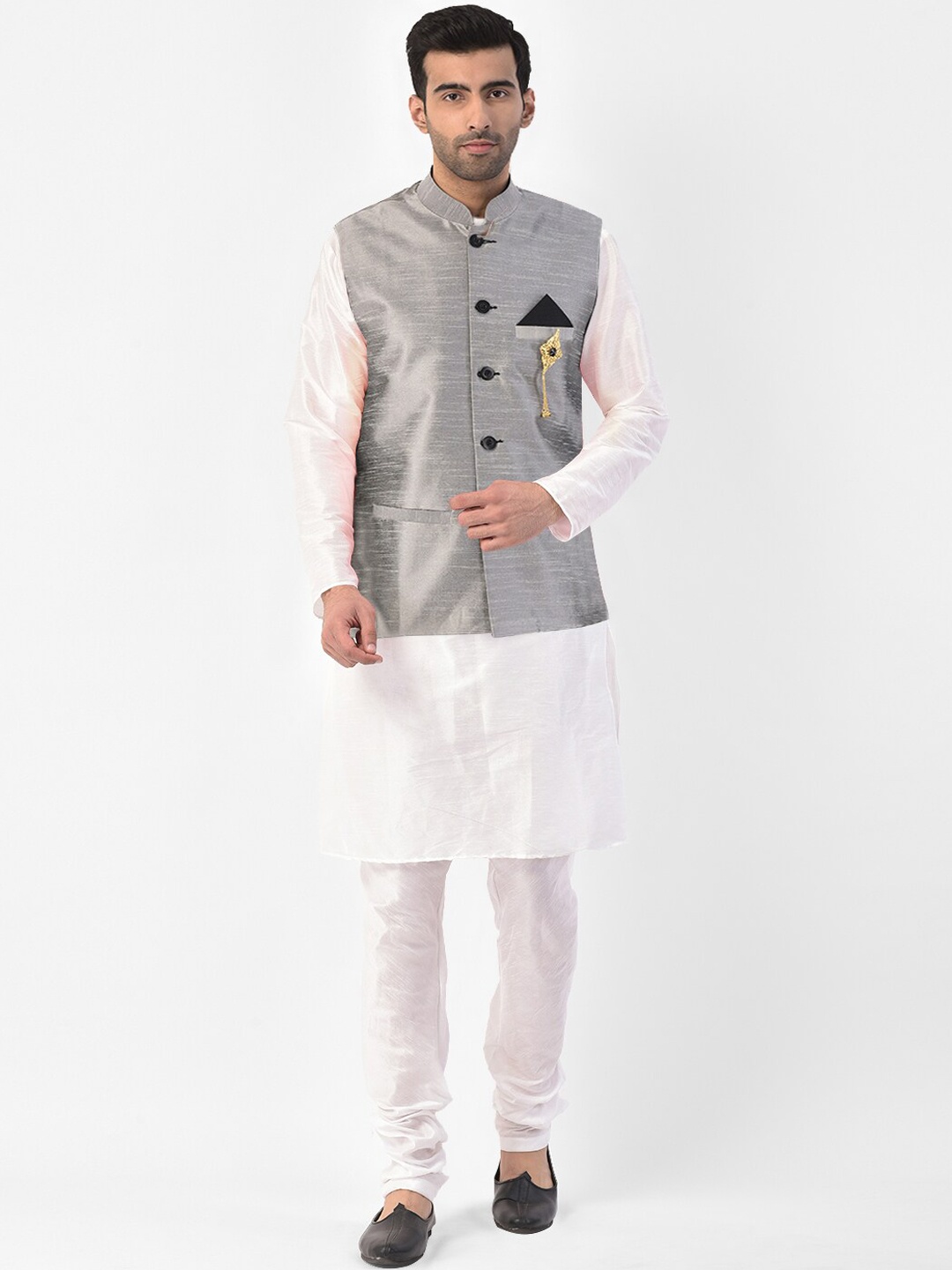 

SG LEMAN Men Silver-Toned & White Regular Raw Silk Kurta With Pyjamas & Nehru Jacket
