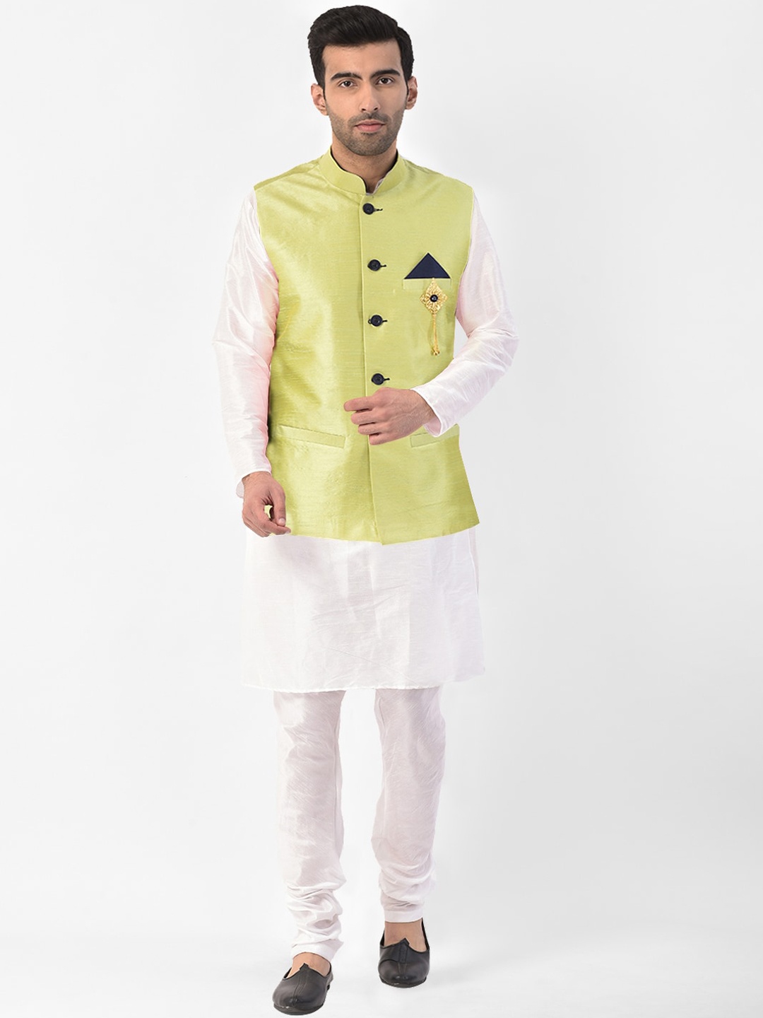 

SG LEMAN Men Green Regular Raw Silk Kurta with Churidar