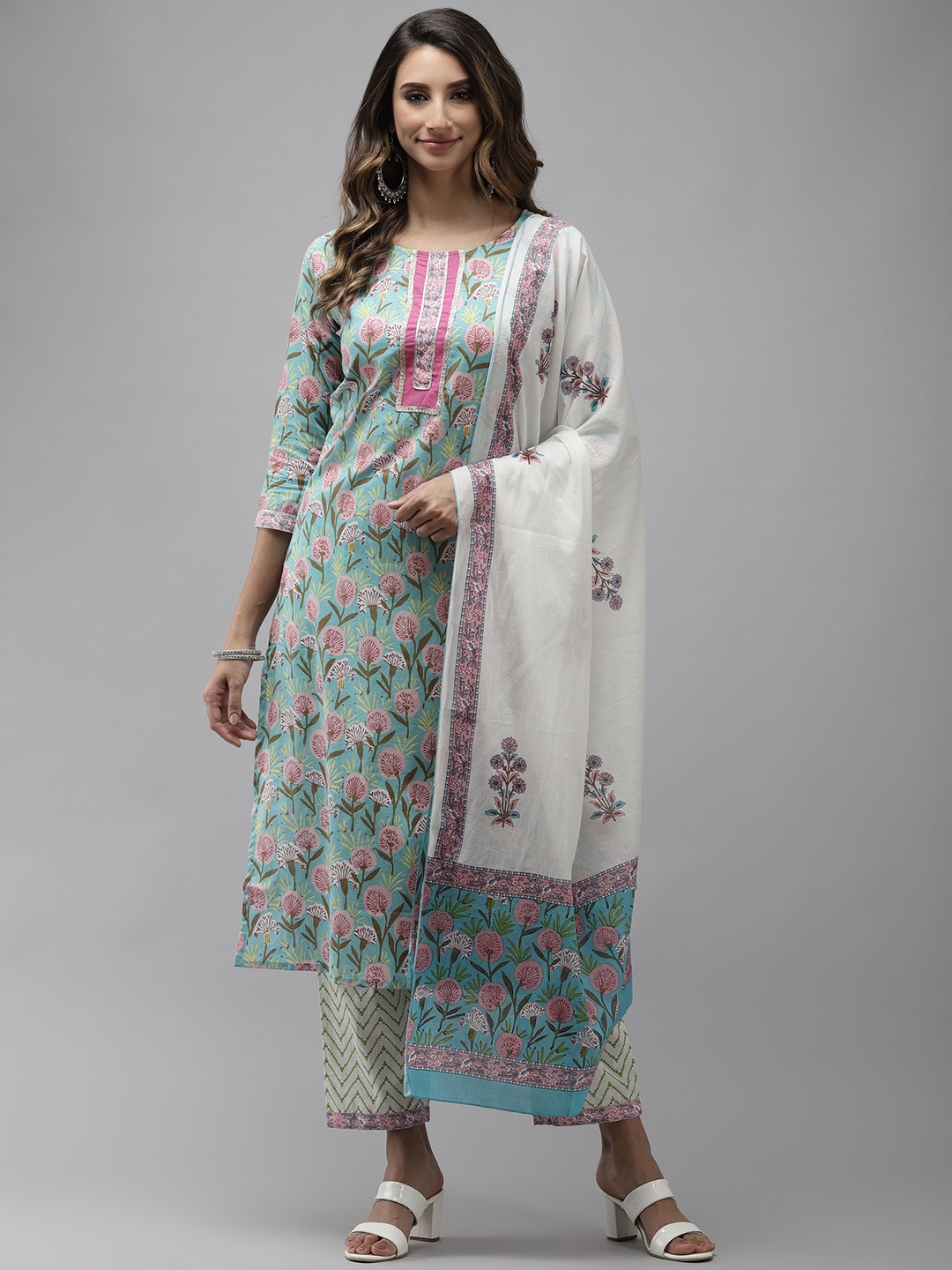 

Yufta Women Blue Floral Printed Regular Gotta Patti Pure Cotton Kurta with Trousers & With Dupatta