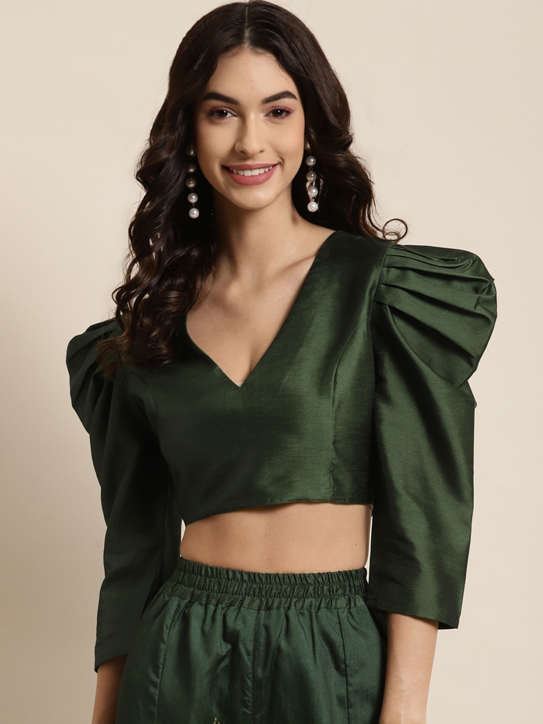 

Shae by SASSAFRAS Green Solid Regular Crop Top