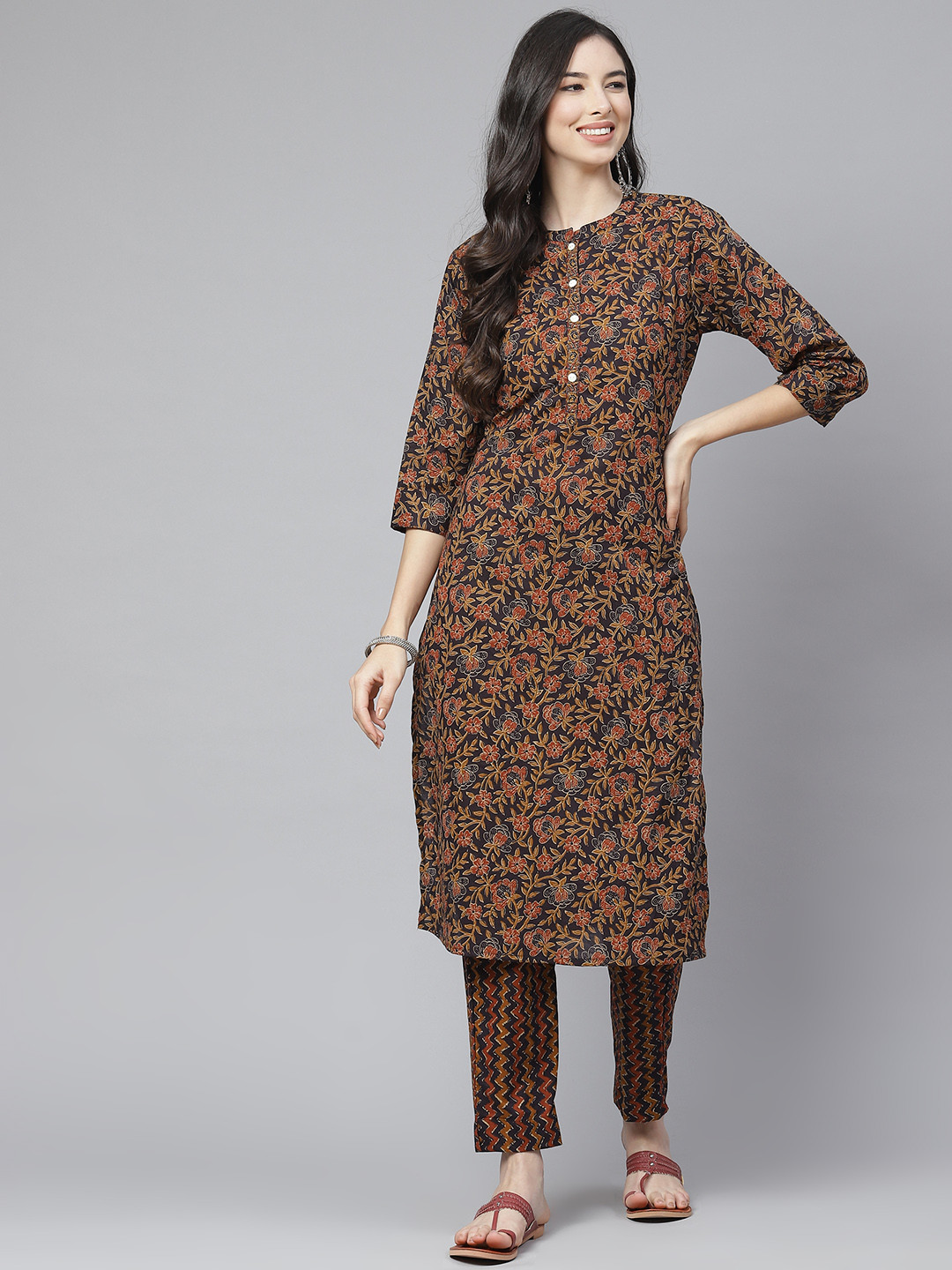 

ESME Women Black & Red Floral Printed Regular Pure Cotton Kurta with Trousers