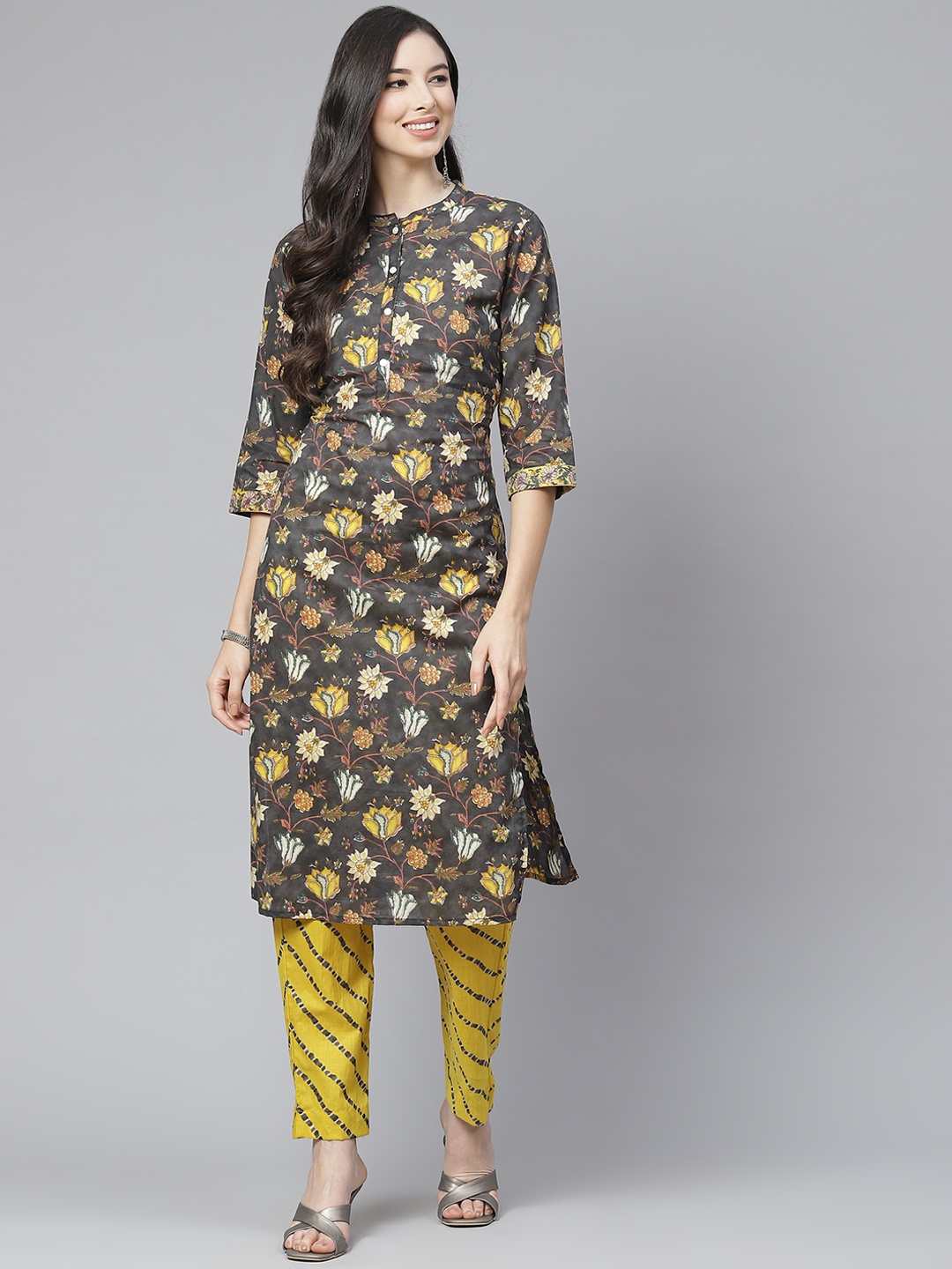 

ESME Women Black Floral Printed Regular Pure Cotton Kurta with Trousers