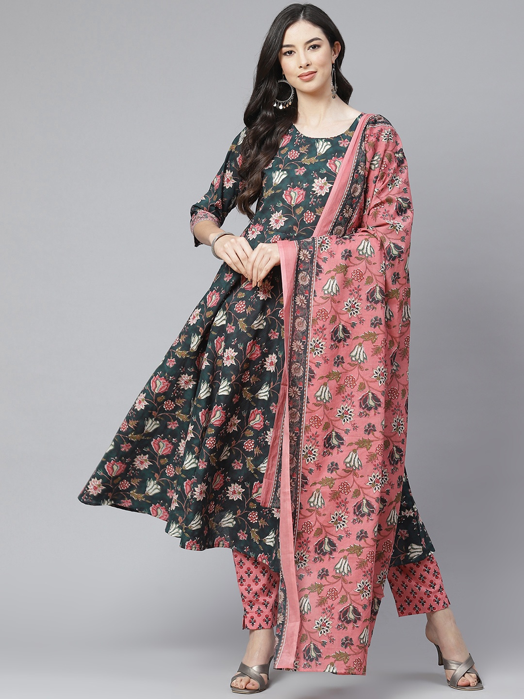

ESME Women Black Floral Printed Regular Pure Cotton Kurta with Trousers & With Dupatta