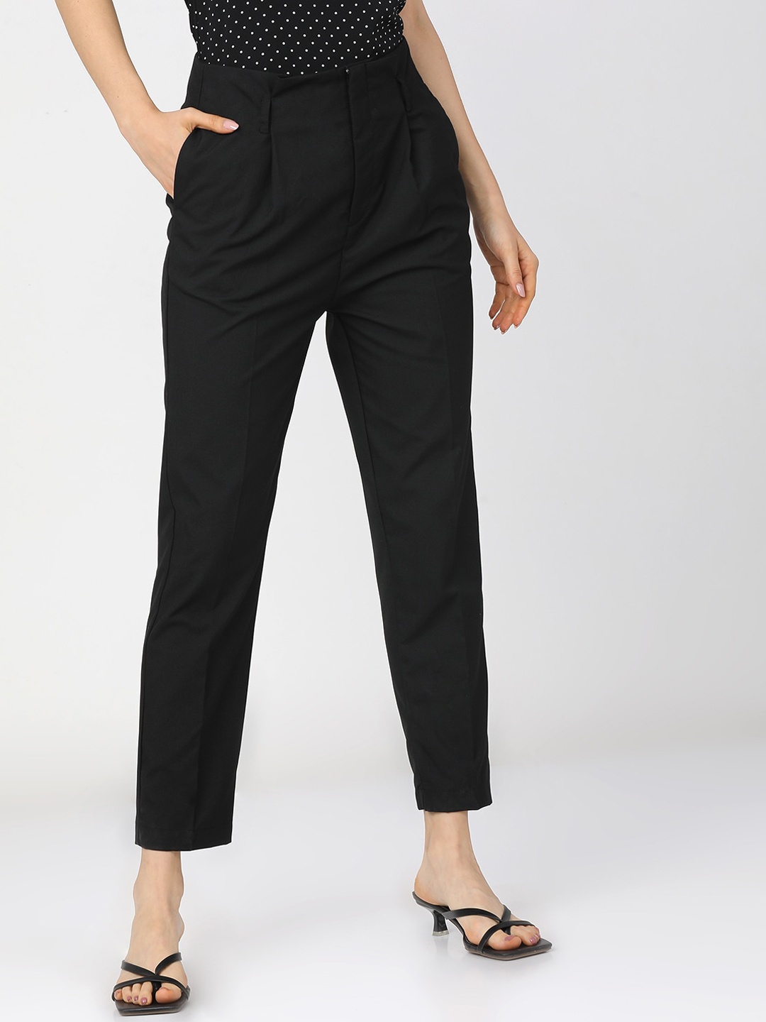 

Tokyo Talkies Women Black Tapered Fit Easy Wash Pleated Trousers