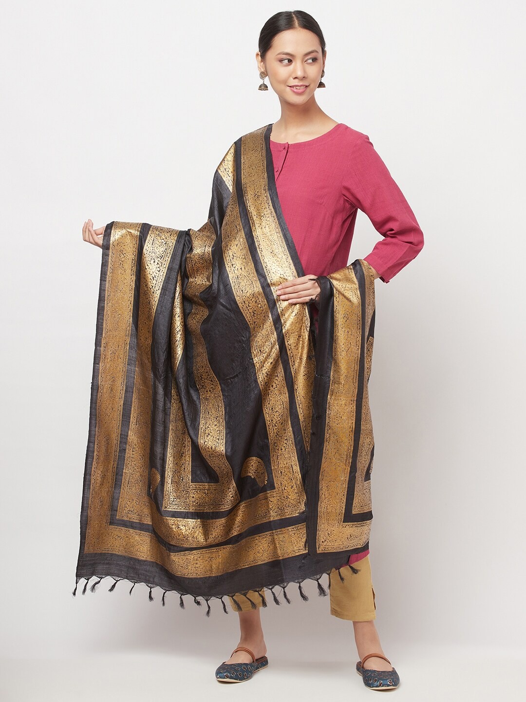 

Fabindia Black & Gold-Toned Ethnic Motifs Printed Pure Silk Foil Print Dupatta