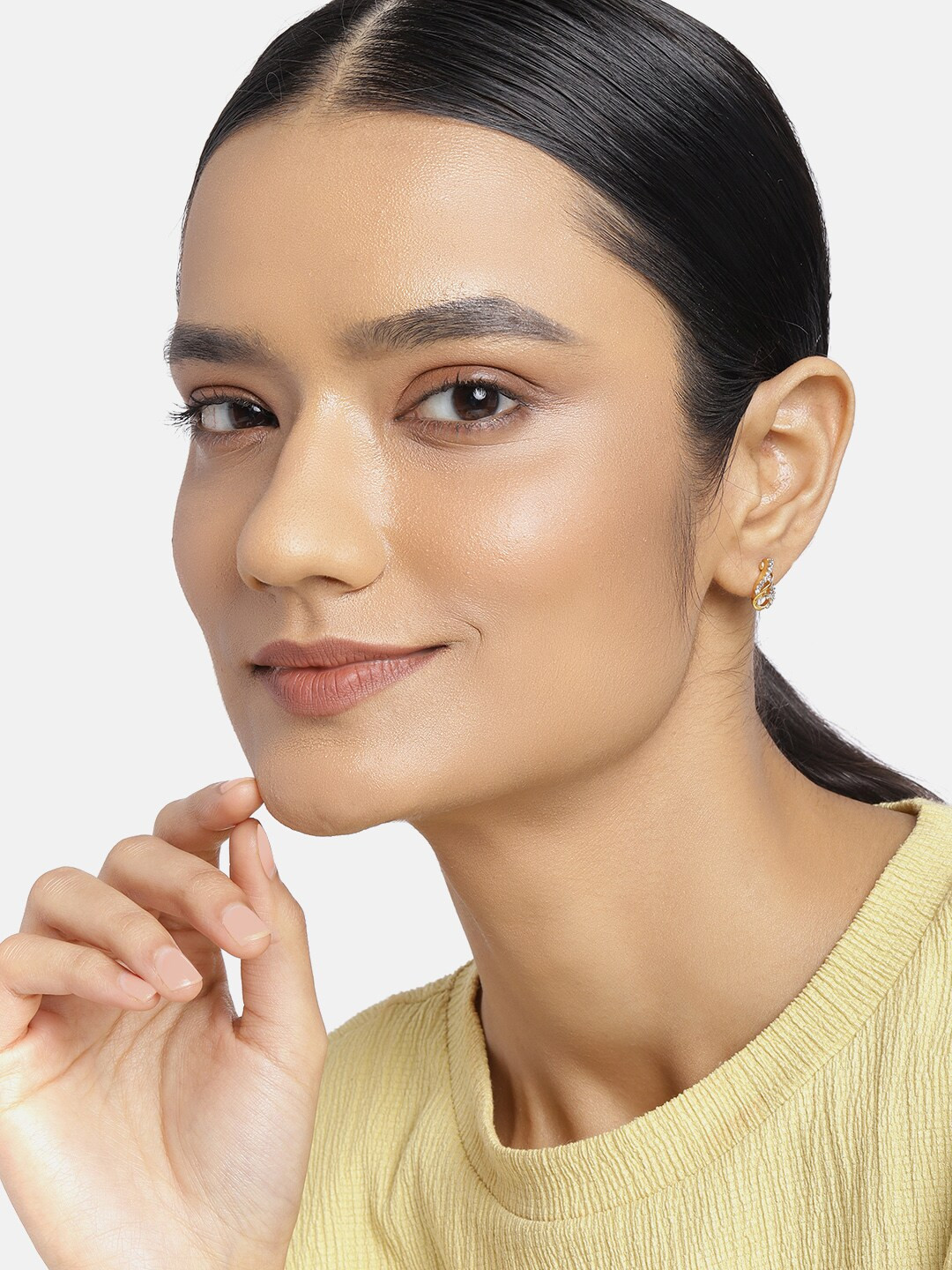 

Estele Gold-Toned & White Contemporary Drop Earrings