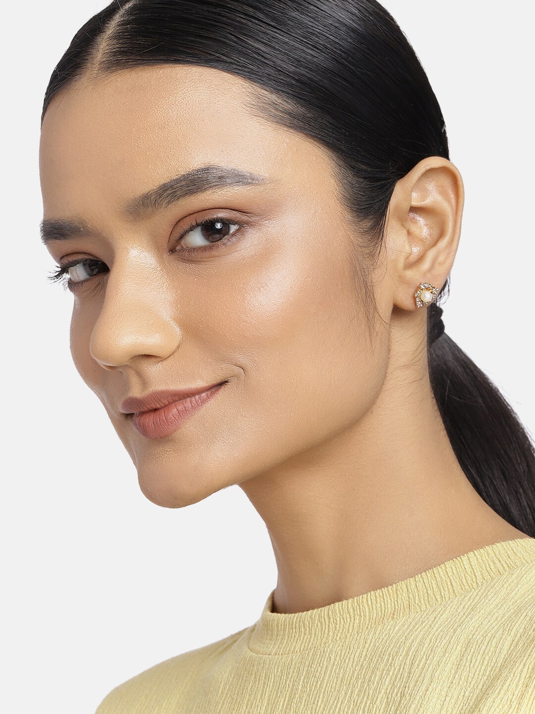 

Estele Gold-Toned & White Contemporary Studs Earrings