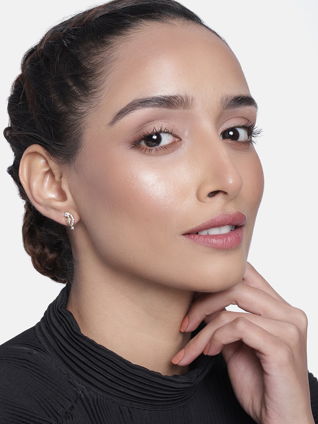 

Estele Women Gold-Toned & White Contemporary Studs