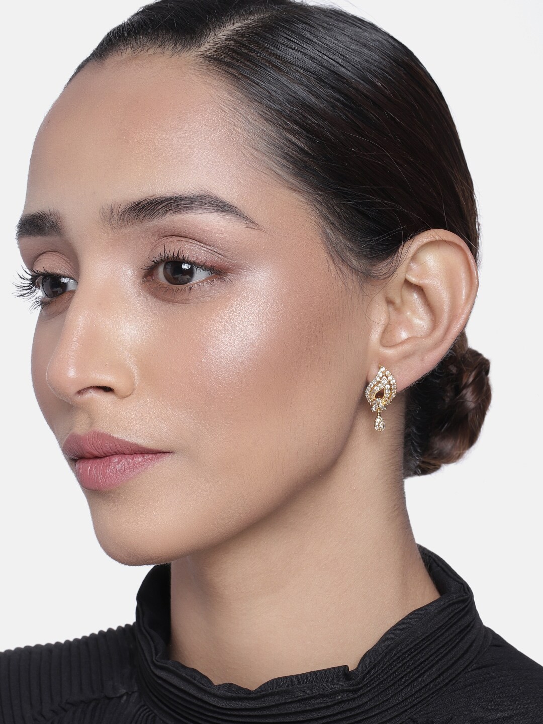 

Estele Women Gold-Toned & White Contemporary Drop Earrings