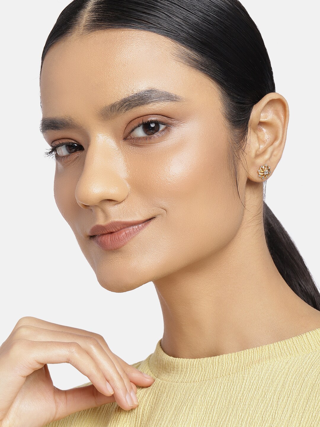 

Estele Gold-Toned & White Contemporary Studs Earrings