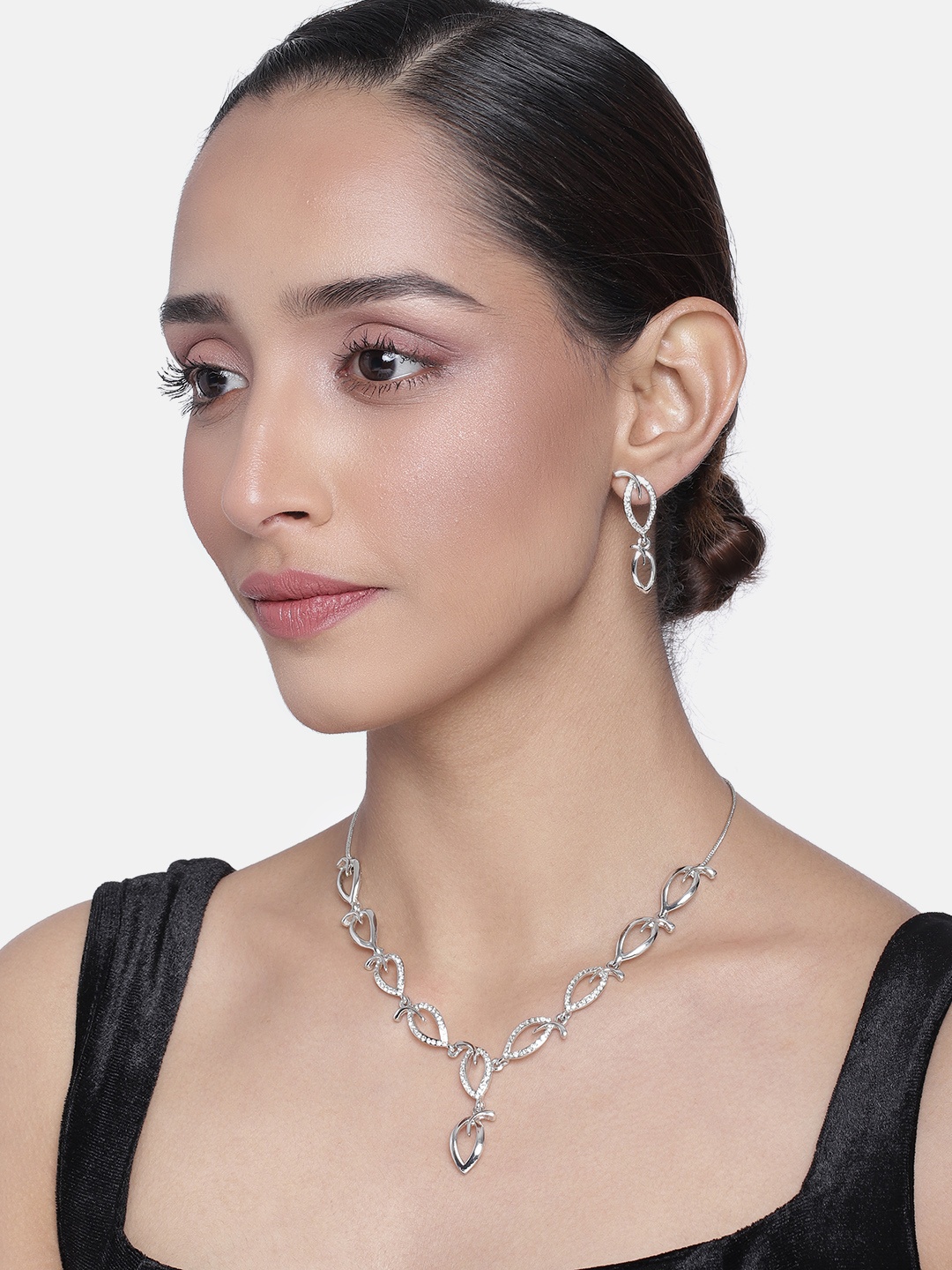 

Estele Silver Rhodium Plated Simply Leafy Designer Jewellery Set
