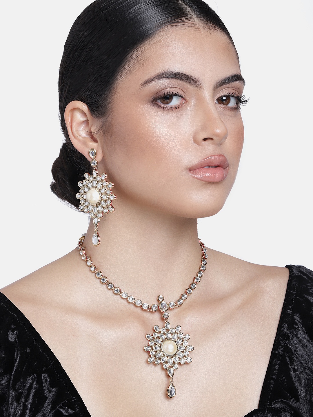 

Estele Women Gold Plated Antique Traditional Kundan Necklace Set