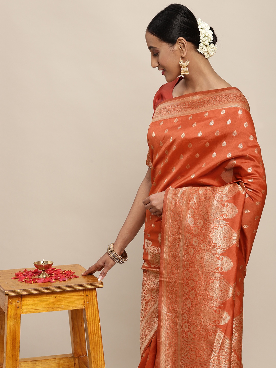 

Saree mall Orange Ethnic Motifs Silk Blend Banarasi Saree