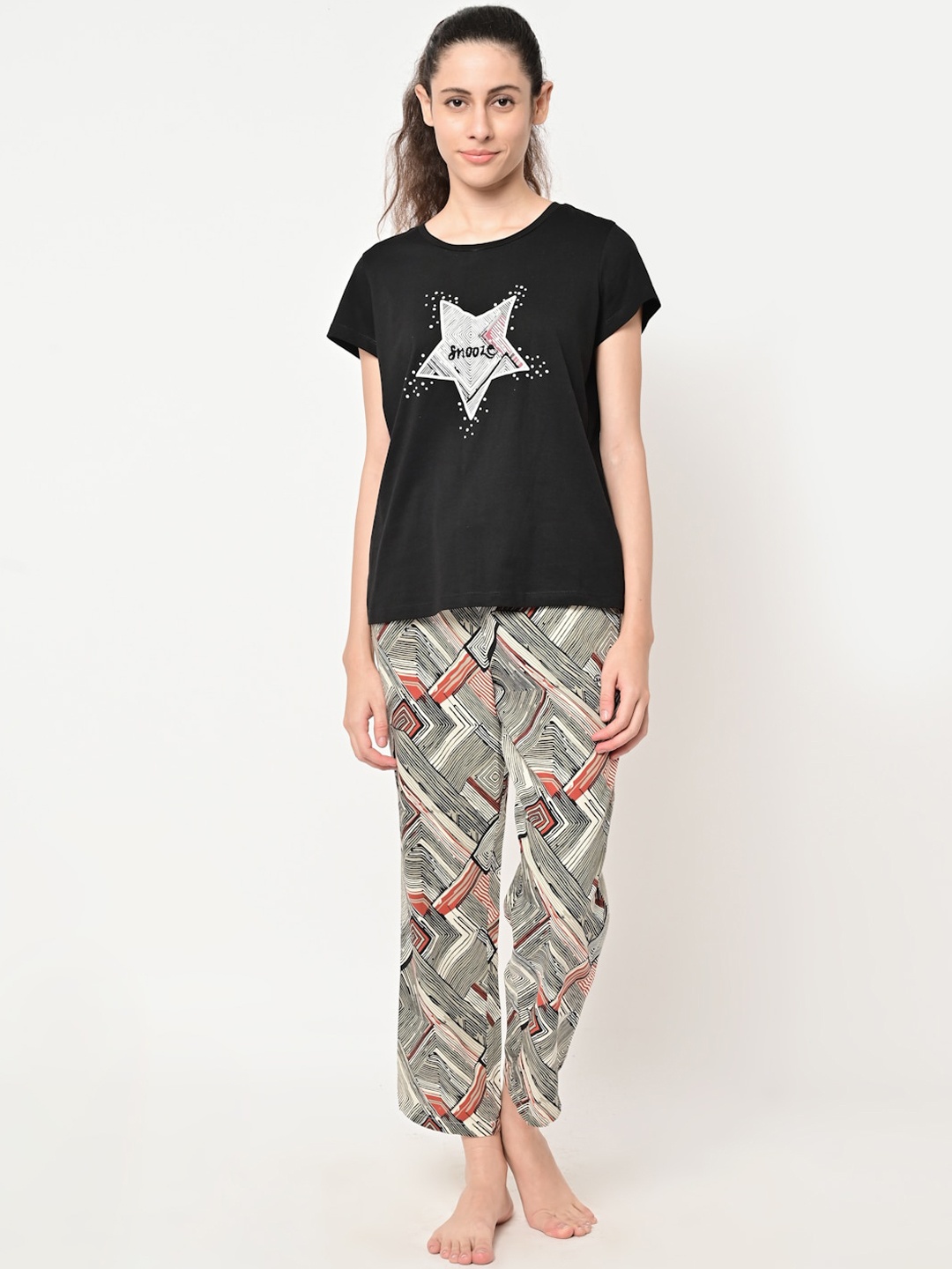 

MAYSIXTY Women Black & Grey Graphic Printed 2 Pc Night Suit