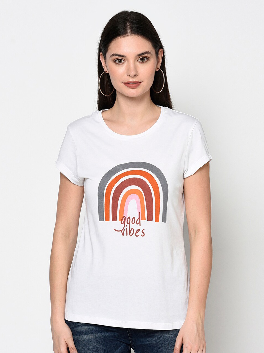 

DAiSY Women White Printed Applique T-shirt