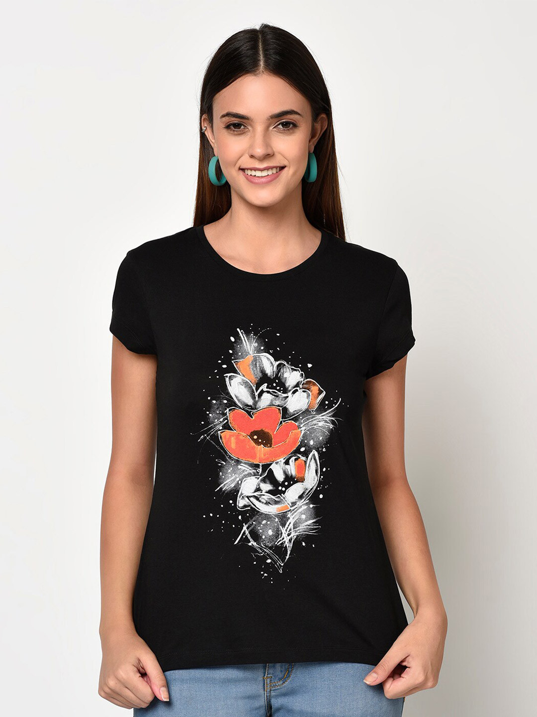

DAiSY Women Black & White Printed T-shirt