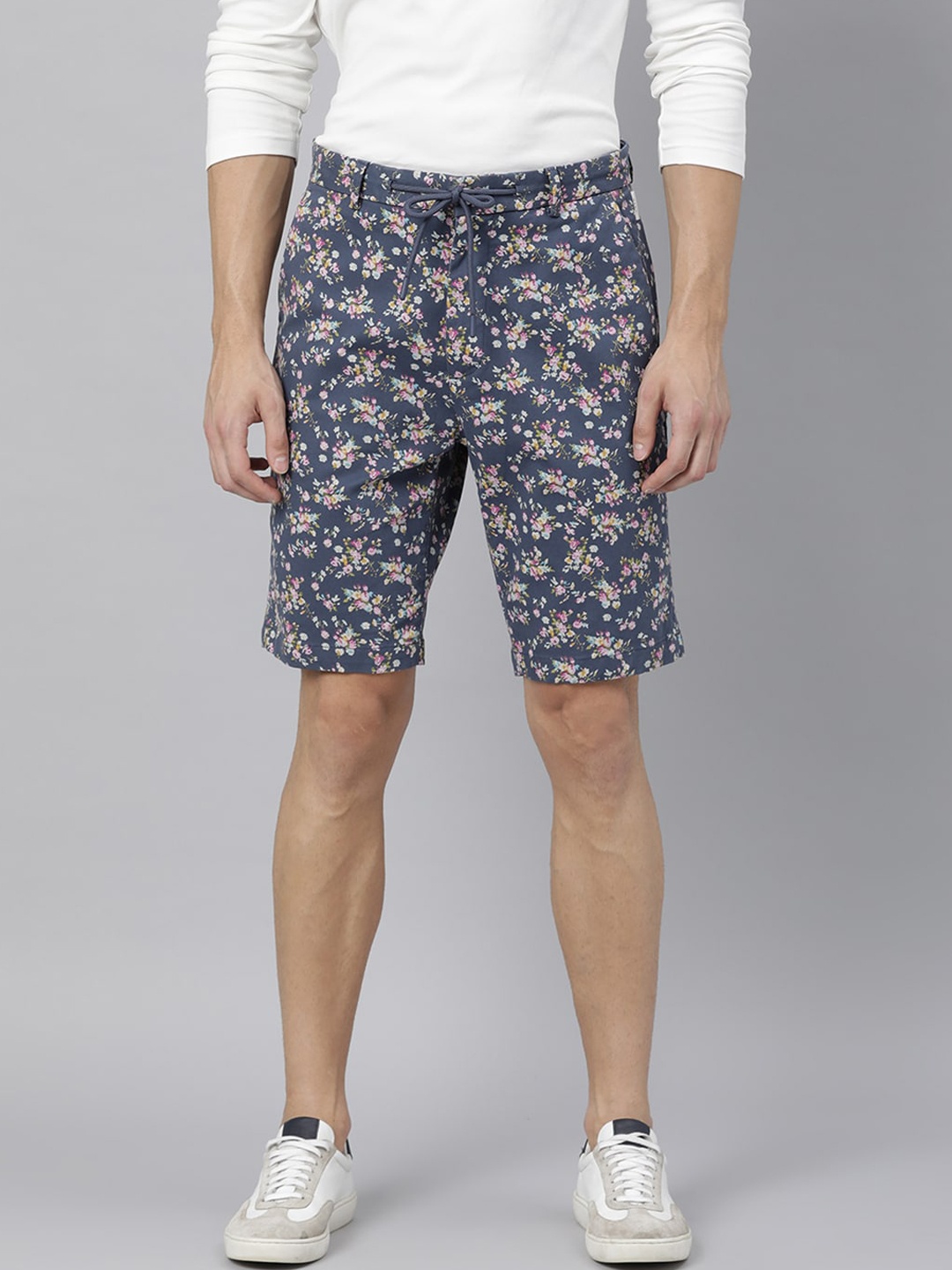 

RARE RABBIT Men Navy Blue Floral Printed Slim Fit Cargo Shorts