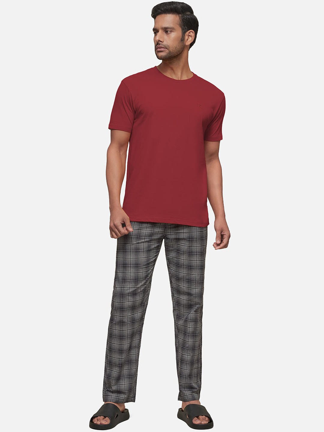 

XYXX Men Red & Black Night suit