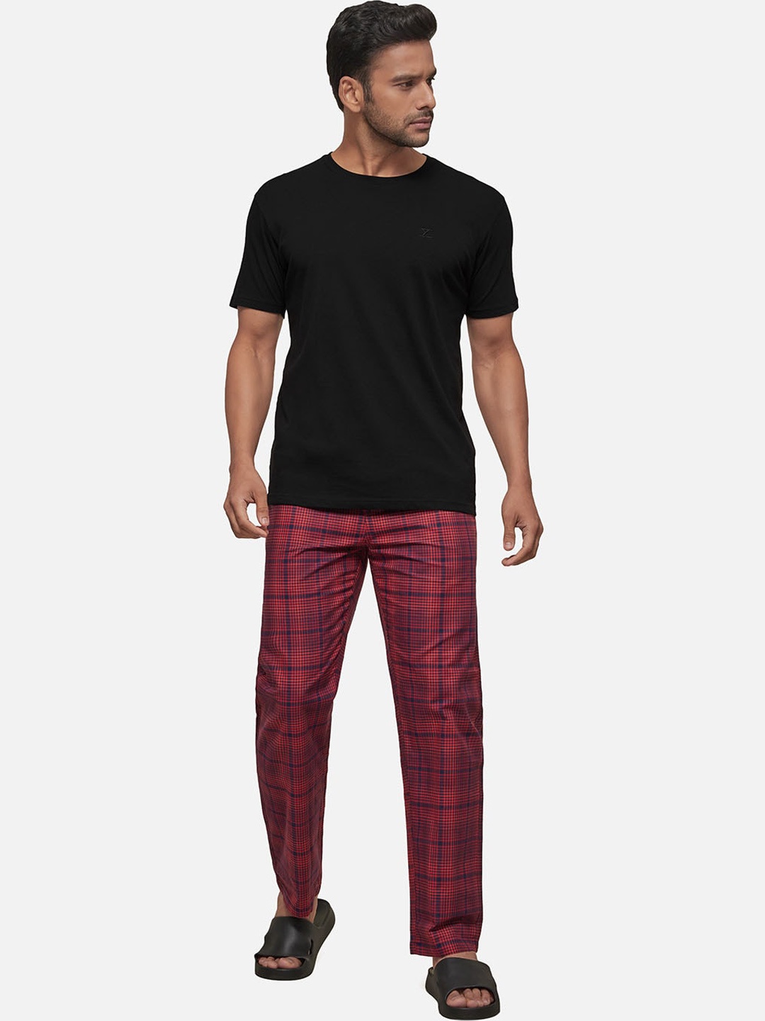 

XYXX Men Black & Red Pure Cotton Lounge Set