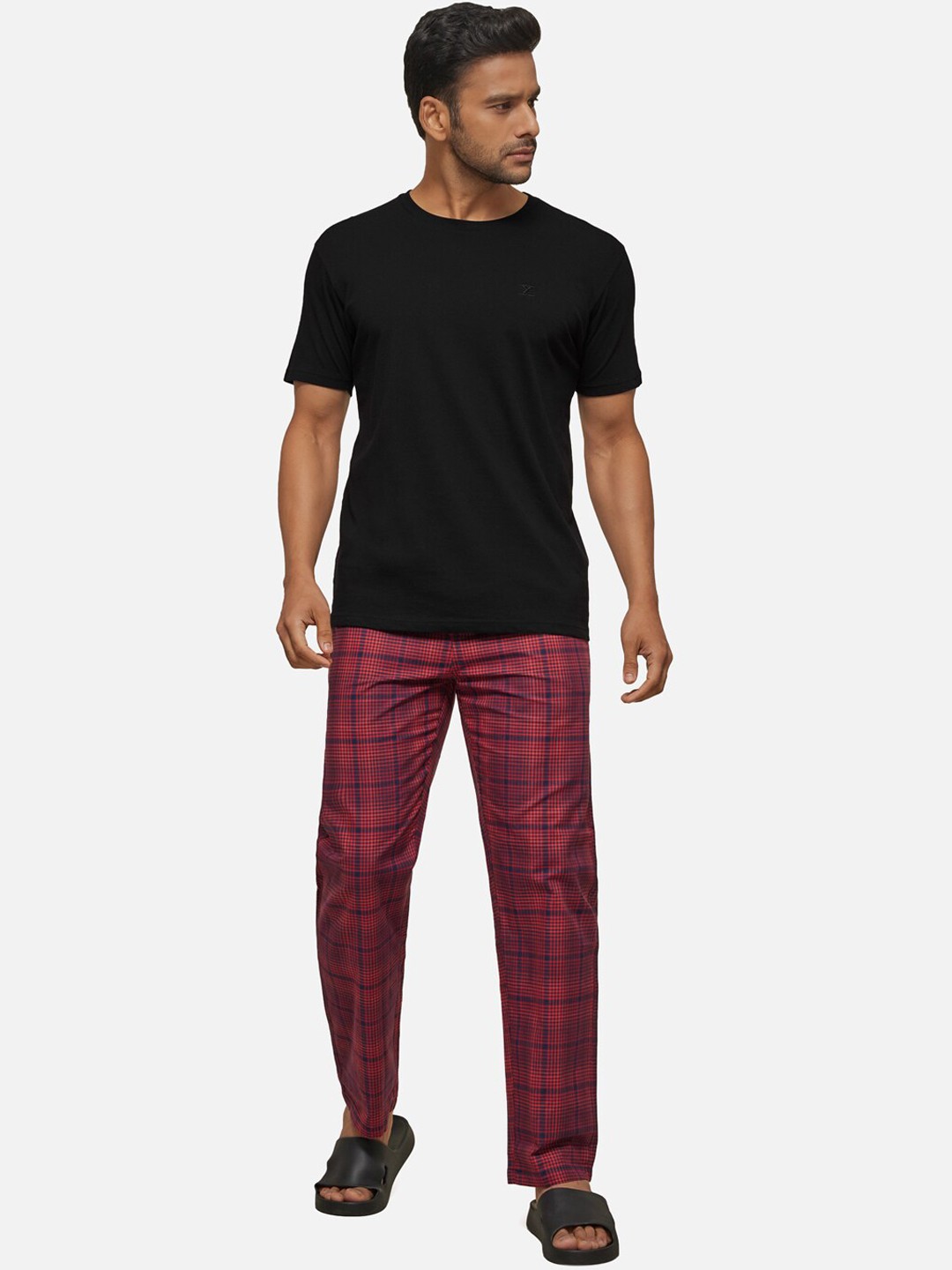 

XYXX Men Black & Maroon Night suit