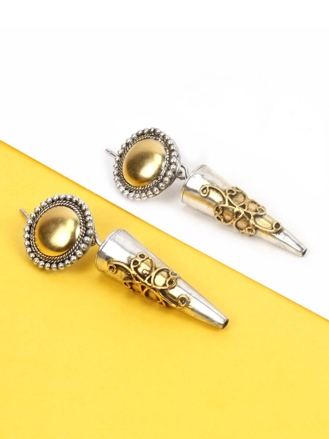 

SANGEETA BOOCHRA Woman Silver-Toned Circular Drop Earrings