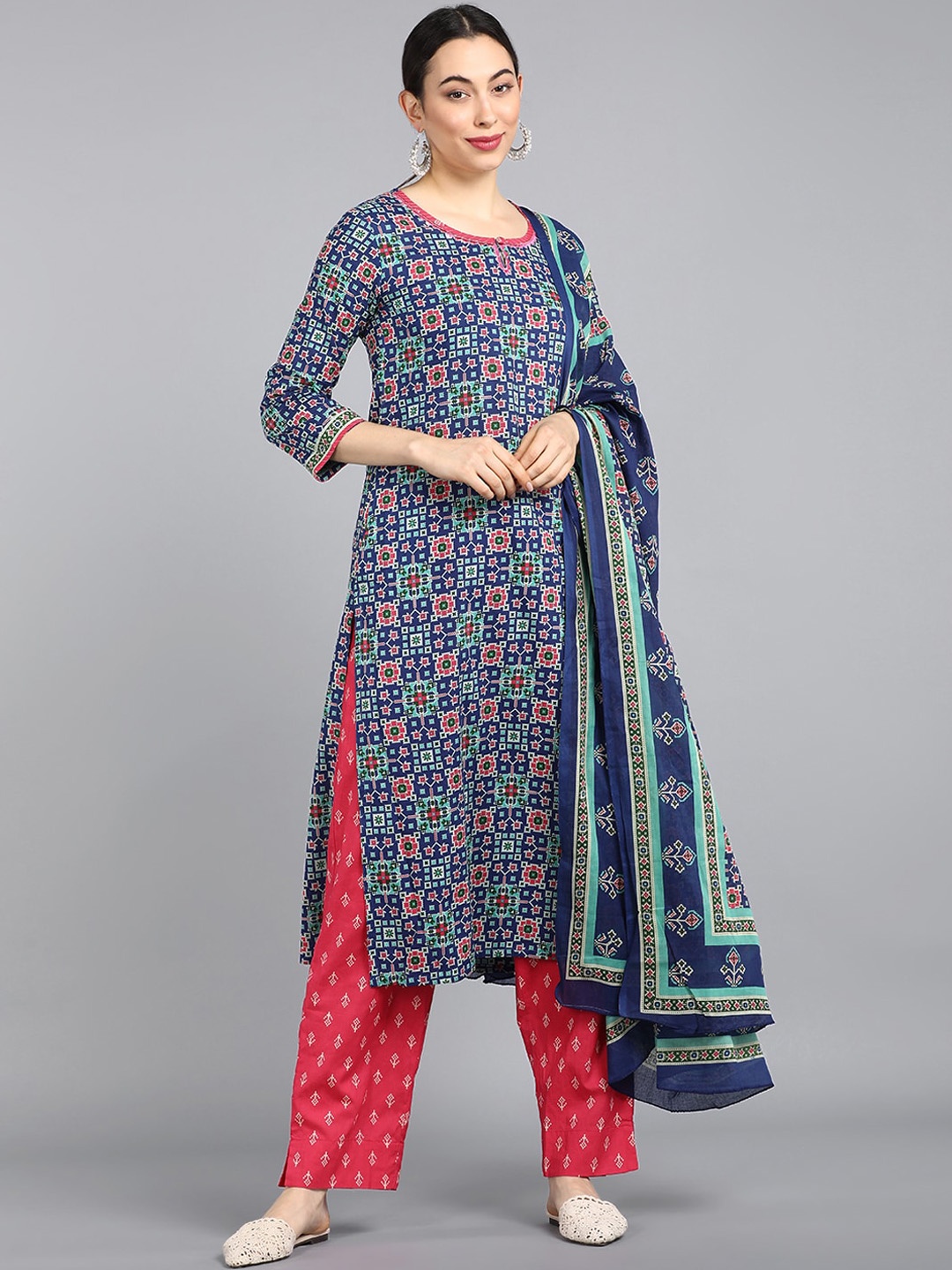 

AHIKA Women Navy Blue & Pink Floral Printed Pure Cotton Kurta With Trousers & Dupatta