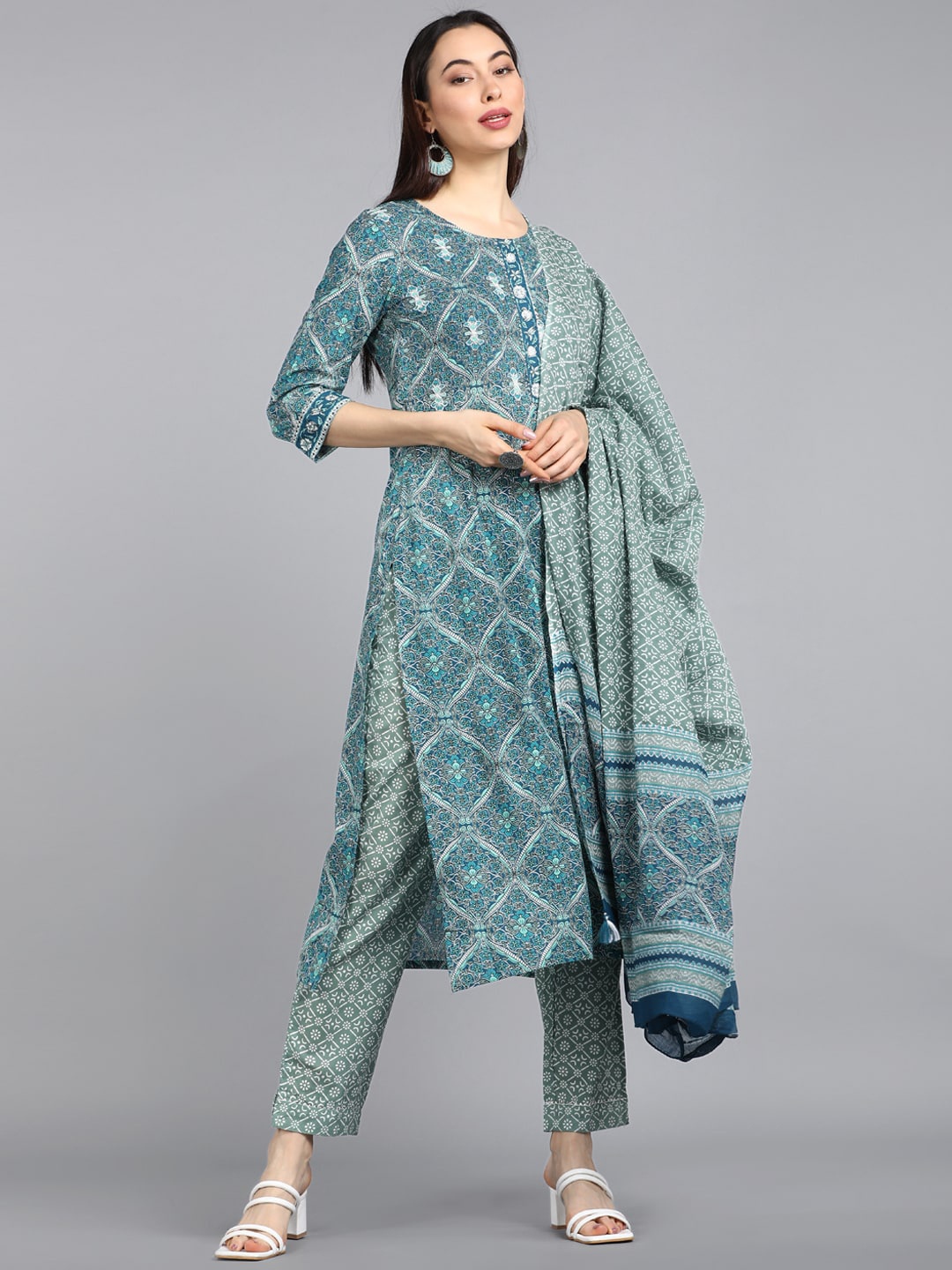 

AHIKA Women Green Ethnic Motifs Printed Pleated Pure Cotton Kurti with Trousers & With Dupatta