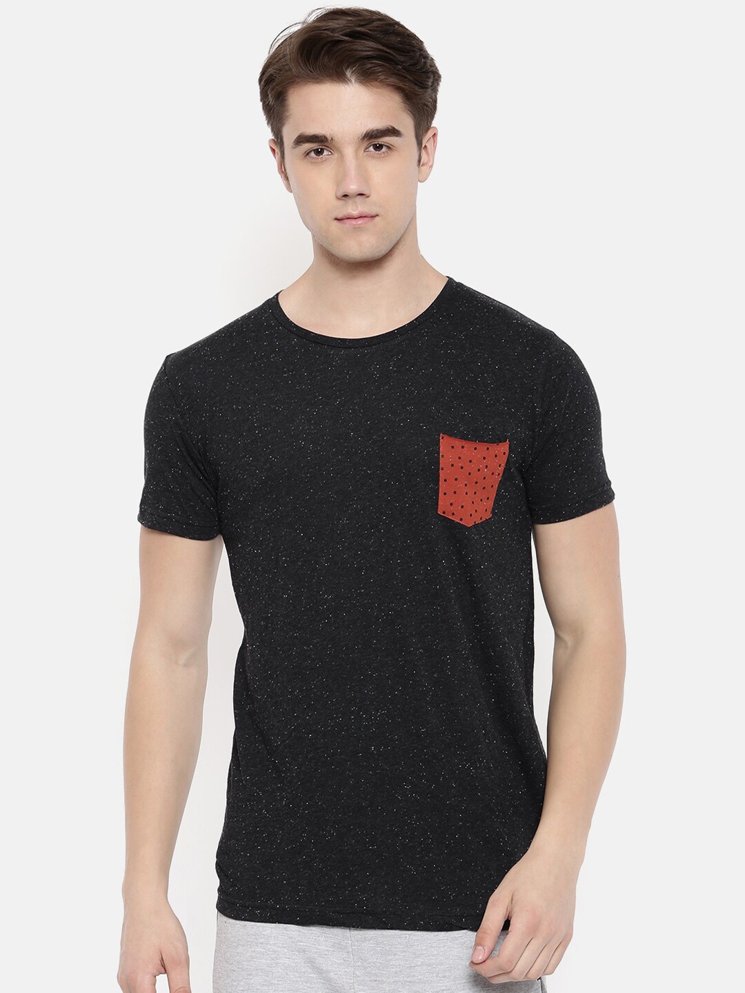 

Masculino Latino Men Black & Orange Pockets T-shirt