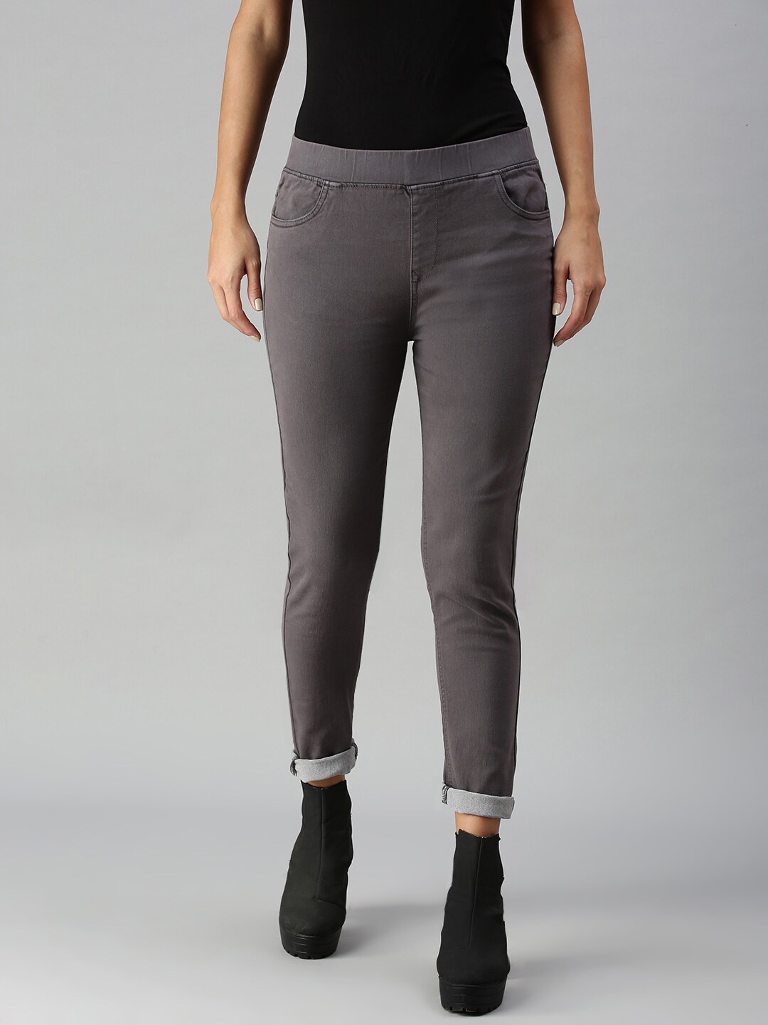 

De Moza Women Charcoal Grey Solid Skinny-Fit Jeggings