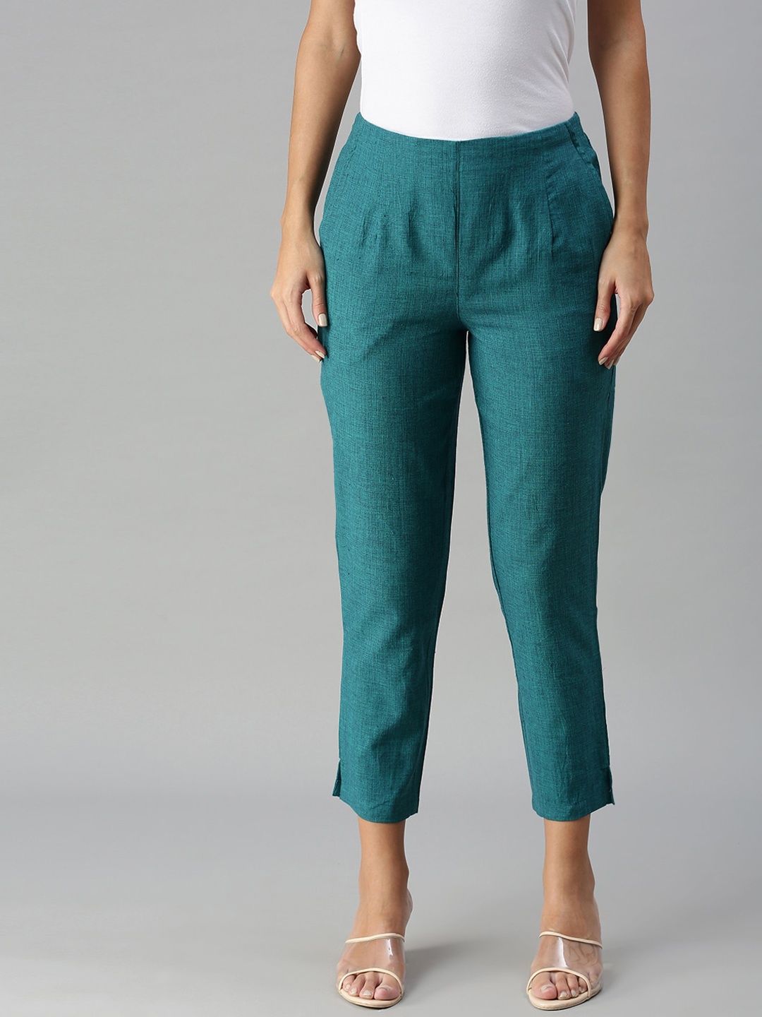 

De Moza Women Green Tapered Fit Cigerette Trousers