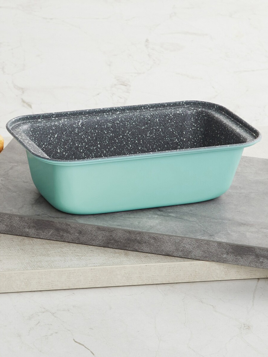 

Home Centre Assorted Solid Carbon Steel Bakeware