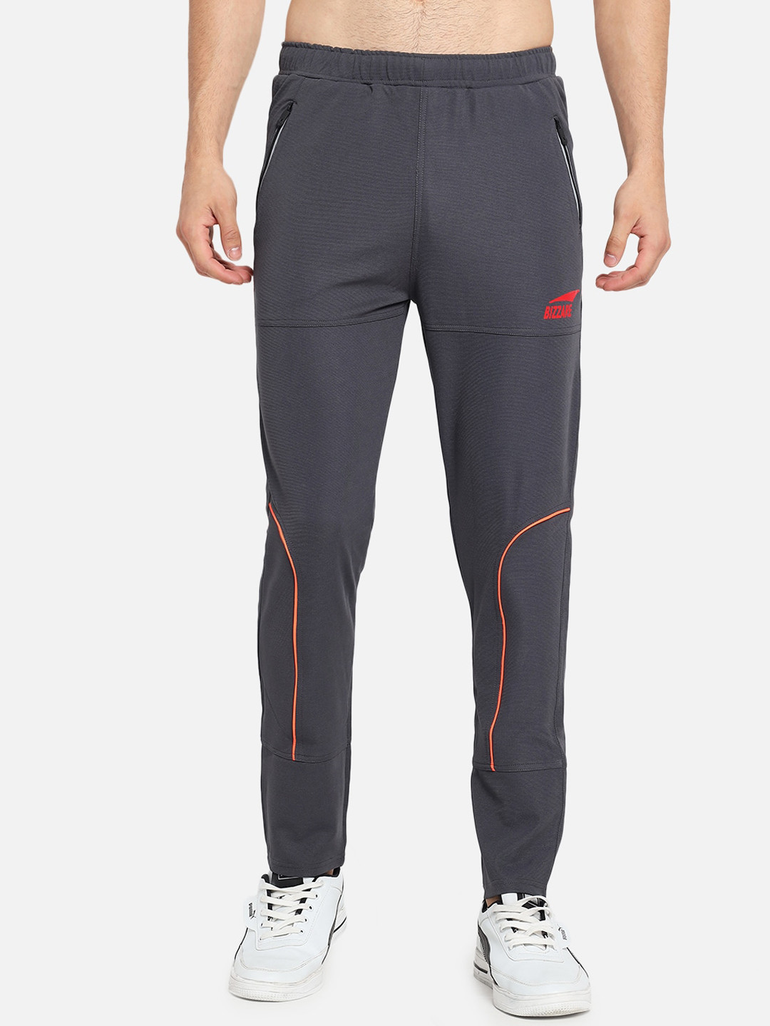 

Vastraa Fusion Men Grey Solid Regular Fit Track Pants