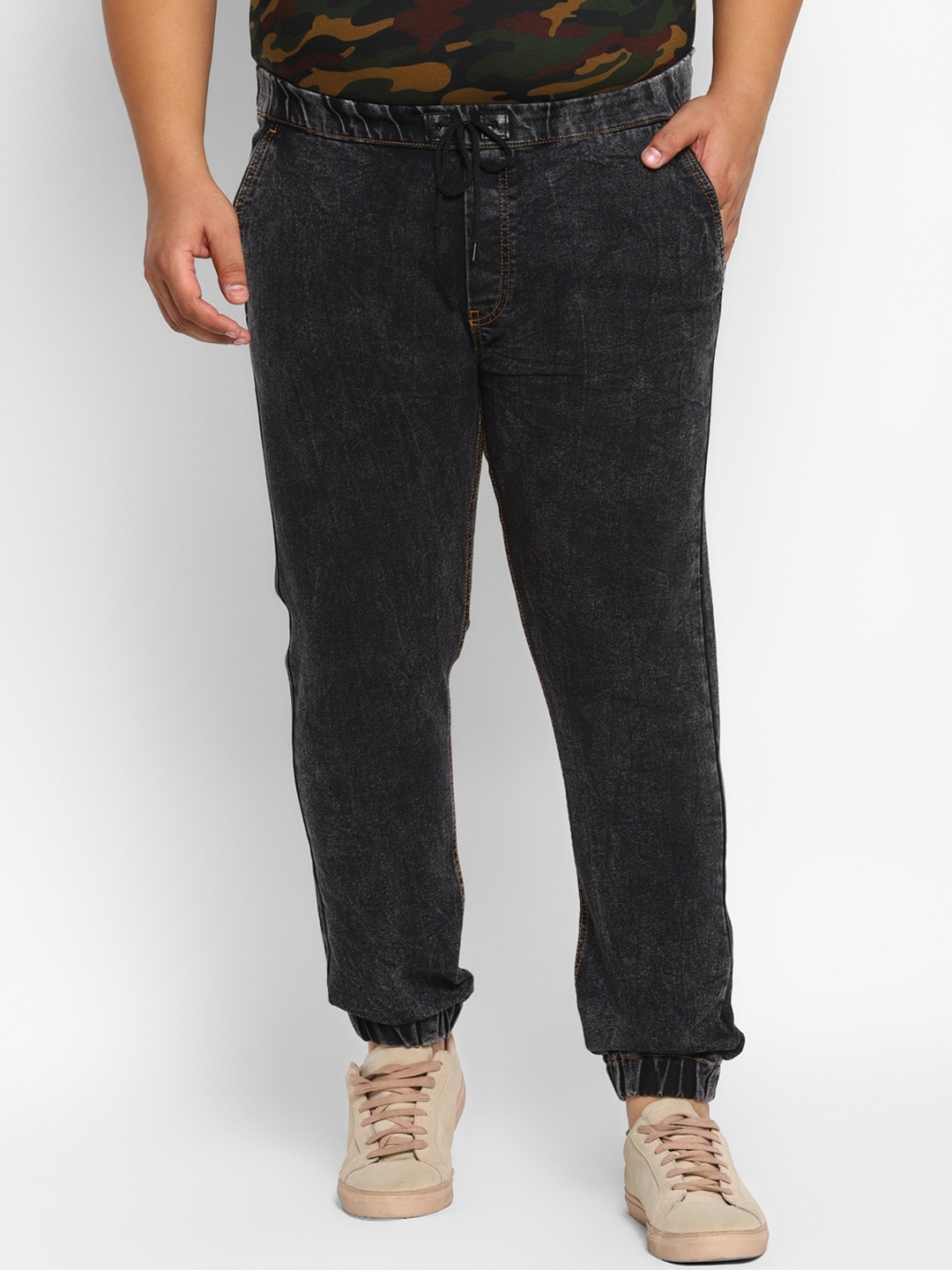

Urbano Plus Men Black Stretchable Jogger Jeans