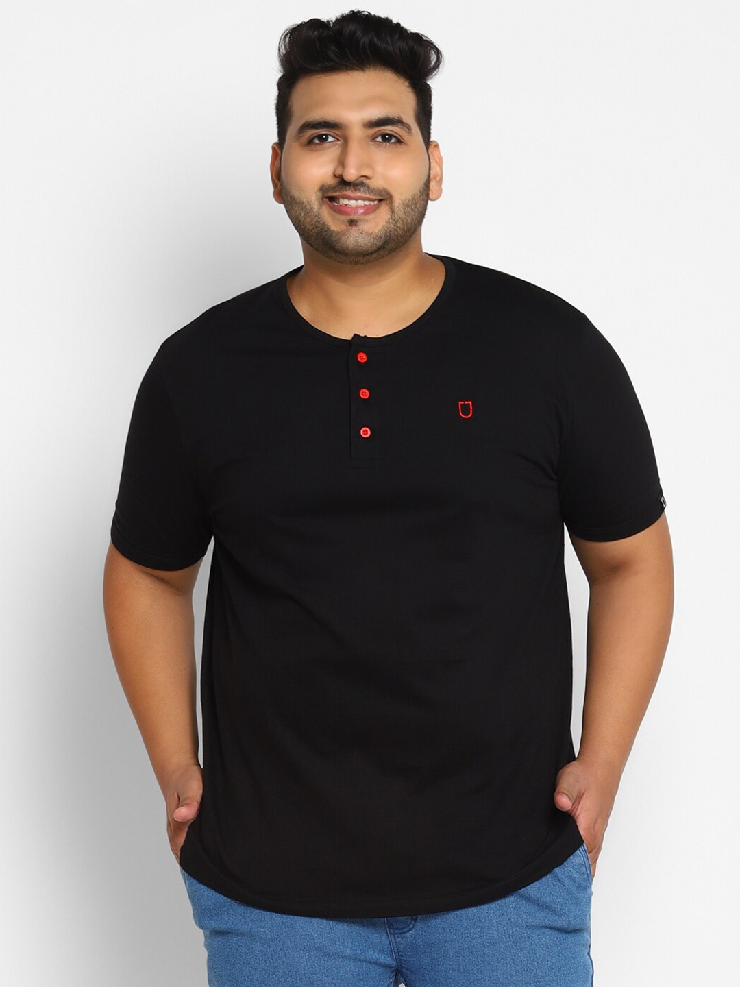 

Urbano Plus Men Black Henley Neck Applique Training or Gym T-shirt