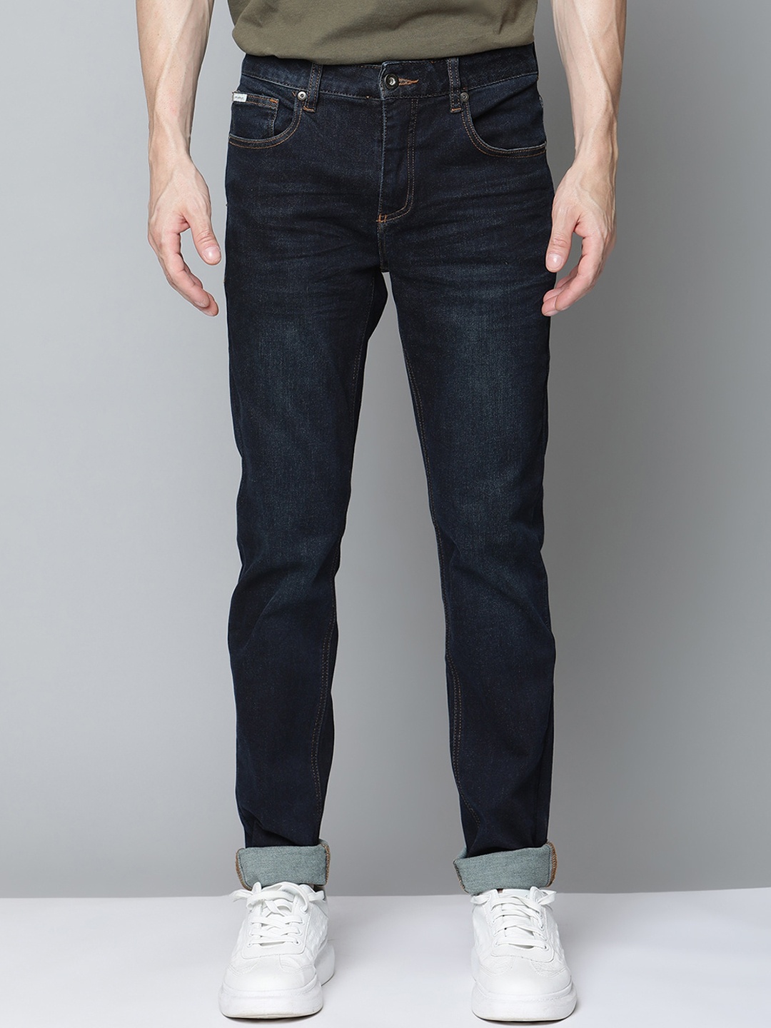 

LINDBERGH Men Blue Tapered Fit Light Fade Jeans