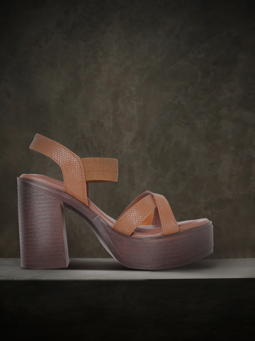 

Roadster Women Tan Brown Textured Block Heels