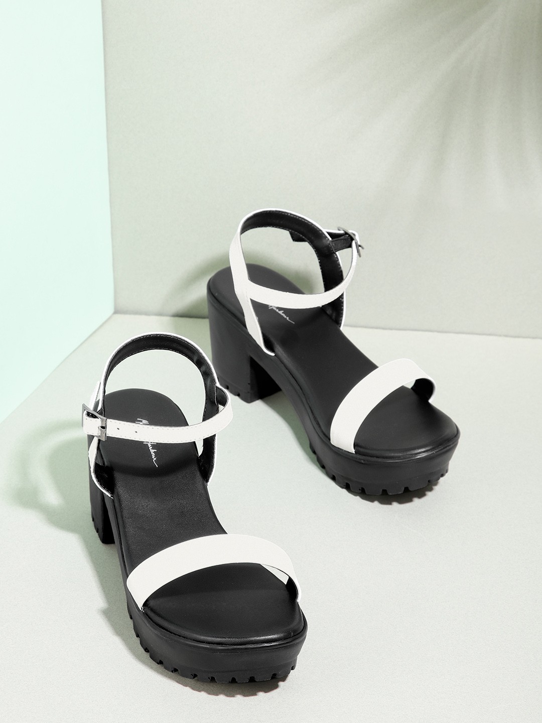 

Mast & Harbour White Solid Block Heels