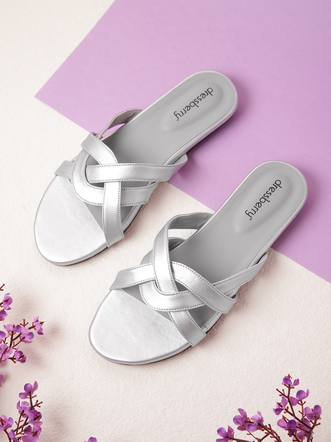 

DressBerry Women Silver-Toned Criss-Cross Solid Open Toe Flats