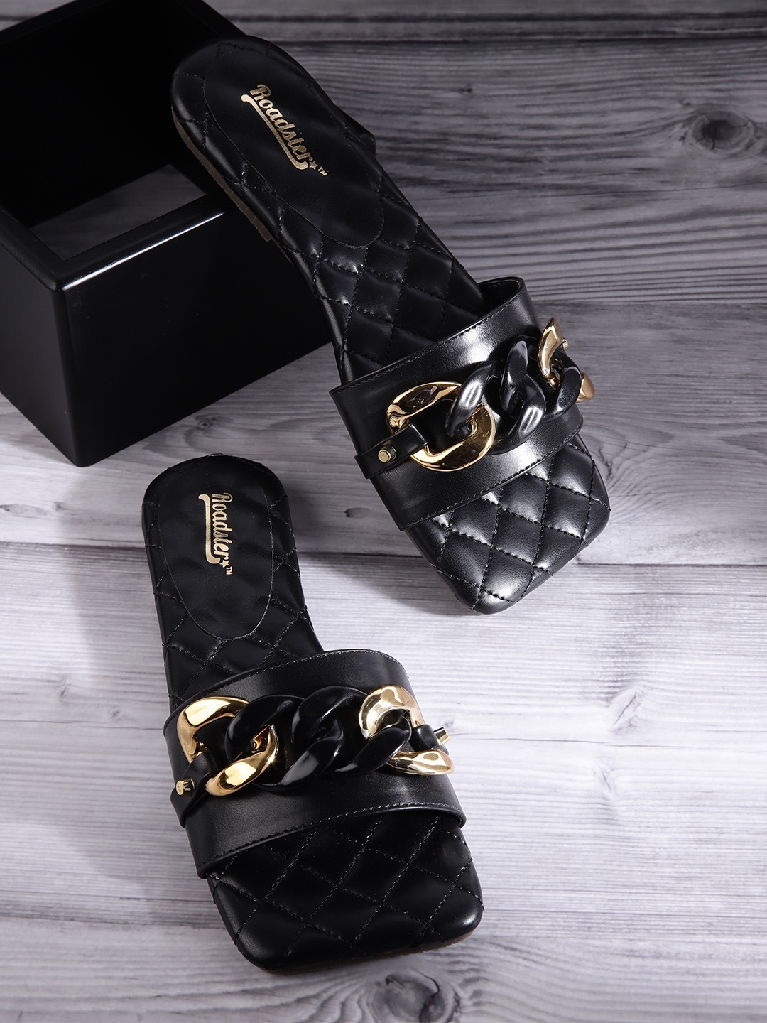 

Roadster Women Open Toe Flats with Chain Detail, Black